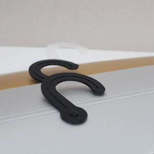 Etichette di Lusso in Cartone con Stampa CMYK+, Finitura Verniciata, Gancio a Punto <span class=keywords><strong>Interrogativo</strong></span> per Tende, Tessuti e Abbigliamento - Product Image 4