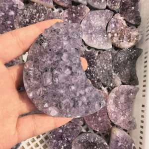 Le meilleur <span class=keywords><strong>prix</strong></span> pour un cluster de cristaux <span class=keywords><strong>d</strong></span>'<span class=keywords><strong>eau</strong></span> naturels violets en forme de lune pour la <span class=keywords><strong>d</strong></span>écoration intérieure et la guérison - Product Image 1