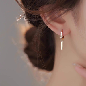 Orecchini Pendenti Geometrici a Cilindro con Zirconi per Donne, Gioielli Eleganti e Minimalisti alla Moda - Product Image 3
