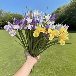 TH1414 Décoration haut de gamme Fleurs en soie artificielles Fleurs d'<span class=keywords><strong>iris</strong></span> réalistes pour la mise en page de mariage d'hôtel de Noël pour le salon - Product Image 1