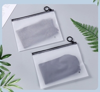 UniOne Großhandel Maßgefertigte Mattierte CPE-Kleidungsverpackung Plastik-Schiebeverschlussbeutel T-Shirt Hosen Kleidungsaufbewahrung Reißverschlussbeutel