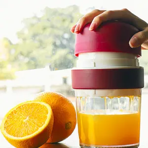 Portable Fresh Juice Presser Fruit Extractor Orange Citrus Lime Lemon  Squeezer Hand Press Juicer Metal Portable Manual Juicer