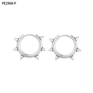 เอมี่ เอมี่แฟชั่นต่างหูห่วงชุบเงินสไตล์พังก์สำหรับผู้หญิงเครื่องประดับโลหะผสม PE2968 - Product Image 1