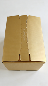 Caja de Cartón Corrugado Kraft Dorada para Envíos con Tira Desprendible y Logotipo Personalizado - Product Image 4