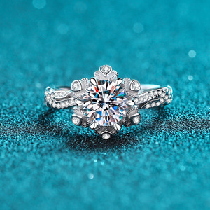 Phụ Kiện Thời Trang Cho Phụ Nữ VVS PT950 Bạch Kim 1 Carat Moissanite Emerald Cắt 925 Sterling Silver Engagement <span class=keywords><strong>Ring</strong></span> Trang Sức - Product Image 3