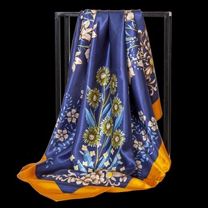 Écharpe en soie crème personnalisée avec imprimé de panier de fleurs colorées et de papillons bleus pour femme, accessoire de mode de luxe - Product Image 5