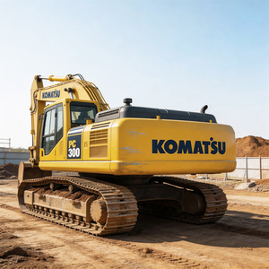 Excavadora de cadenas Komatsu PC300 usada, en estado original, pocas horas de trabajo, rentable, con abundantes repuestos en stock. - Product Image 2