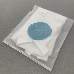 <span class=keywords><strong>Bolsas</strong></span> <span class=keywords><strong>de</strong></span> embalaje <span class=keywords><strong>de</strong></span> camisetas <span class=keywords><strong>con</strong></span> cremallera y logotipo personalizado en varios tamaños <span class=keywords><strong>con</strong></span> <span class=keywords><strong>cierre</strong></span> <span class=keywords><strong>de</strong></span> cremallera, <span class=keywords><strong>bolsas</strong></span> <span class=keywords><strong>de</strong></span> <span class=keywords><strong>plástico</strong></span> duraderas para embalaje <span class=keywords><strong>de</strong></span> camisas - Product Image 2