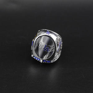 Bague de championnat des Dodgers de Los Angeles 2020 plaquée platine, en alliage en forme de cœur, sertie de cristaux et de strass, collection souvenir pour hommes - Product Image 4