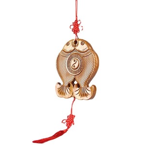 Colgante de madera de durazno con doble pez de la prosperidad y espejo Bagua tallado en relieve para decoración de Feng Shui en el hogar u oficina - Product Image 3
