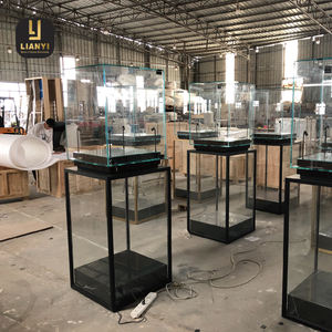 Vitrine de qualité muséale haut de gamme, sur mesure, intégrant une éclairage de sécurité avancé et une esthétique élégante pour les maisons de vente aux enchères - Product Image 3