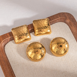 Orecchini a Perno con Texture Martellata, Placcati in Oro 18K, Acciaio Inossidabile 316L Resistente all'Ossidazione, Gioielli da Donna alla Moda - Product Image 2