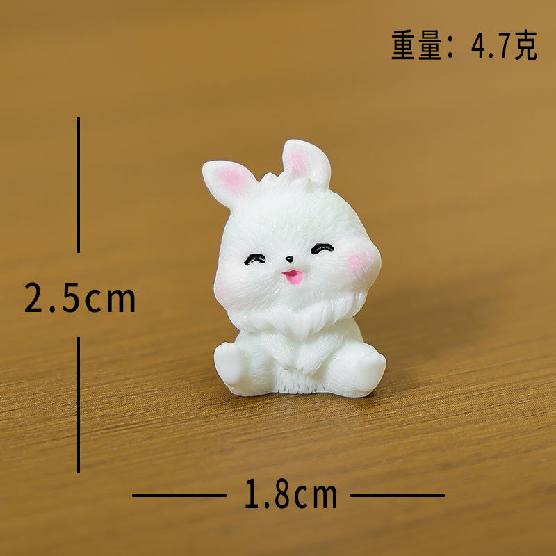 Conejo de cola grande sentado y de pie