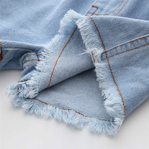 Petits articles à succès, vêtements coréens de haute qualité en gros, shorts en jean pour enfants, filles - Product Image 3