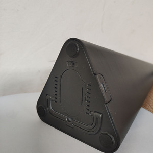 A batteria a forma di triangolo con repellente antimosca per interni/esterni senza sostanze chimiche per insetti per scarafaggi e mosche - Product Image 3
