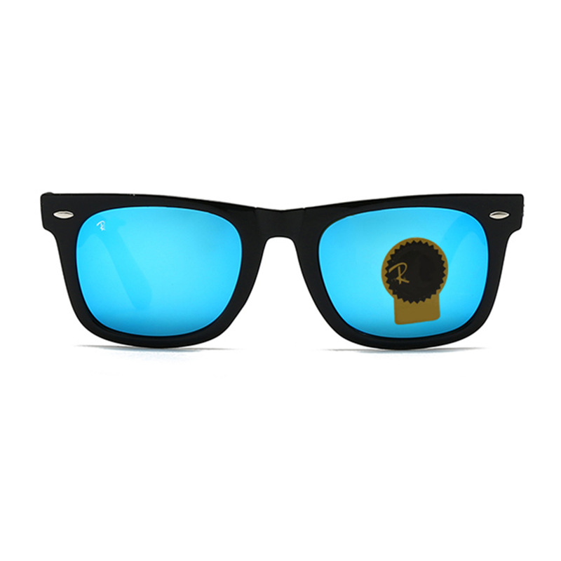 Monture noire, verres bleu glacier