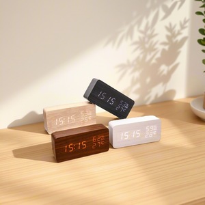 Reloj de Madera Electrónico LED Creativo y Simple con Pantalla Inteligente de Temperatura y Humedad, Luz Nocturna Multifunción Digital - Product Image 1