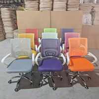 Chaise de bureau ergonomique pivotante à 360° en tissu respirant avec coussin confortable et structure robuste, idéale pour les salles d'attente.