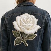 Patchs brodés 3D personnalisés en forme de rose blanche, thermocollants haute densité pour sweat à capuche