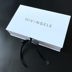 Wholesale Custom Luxury Foldable Magnetic Closure Gift Boxes White Magnet Flap Clothing Paper <b>Box</b> Cardboard Matt Lamination - Product Image 1