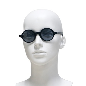 Occhiali <span class=keywords><strong>da</strong></span> <span class=keywords><strong>Sole</strong></span> di Alta Qualità con Logo Personalizzato, Montatura in Acetato Grigio Trasparente, <span class=keywords><strong>Lenti</strong></span> Polarizzate con Protezione UV400, Materiale TAC - Product Image 3