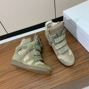 Sneakers da Donna Stile Italiano in Vera Pelle con Suola Intermedia in EVA, Tacco Nascosto e Chiusura in Velcro - Product Image 1