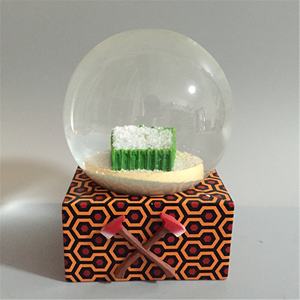 Custom design base in legno snow globe - Product Image 3