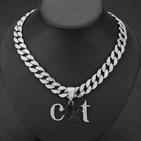 Collier tendance avec pendentif lettre chat argenté et chaîne cubaine en strass pour homme, style hip-hop streetwear et cadeau pour les amoureux des animaux