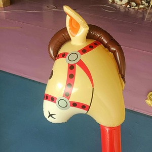 Bâton gonflable en forme de tête de cheval en PVC, 96x33cm, rouge et rose, jouet pour enfants, bâton long en forme d'animal pour jouer - Product Image 2