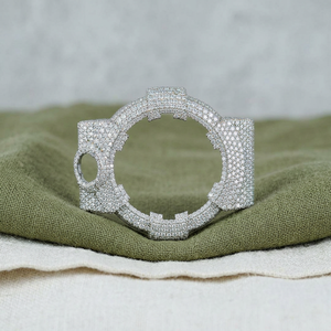 Lunette de montre personnalisée sertie de diamants pour montres de luxe, fabricant OEM ODM - Product Image 2
