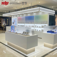 Mostrador de Exhibición de Cosméticos Rectangular Minimalista de Madera TDP para Perfumes, Lápiz Labial y Productos para el Cuidado de la Piel en Tiendas Minoristas