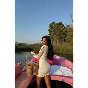 Robe longue en tulle blanc élégante à col carré, taille basse, avec logo personnalisé et volants, du XS au 6XL, idéale pour les sorties de jour, les dîners et les soirées, à prix abordable. - Product Image 1