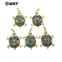 WT-JP513 Charmes de tortue en laiton plaqué or et coquille d'ormeau naturelle pour la fabrication de colliers