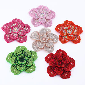Applique en tissu 3D faite à la main avec des fleurs scintillantes et des strass en diamant pour robe de femme - Accessoires de mode DIY - Product Image 6