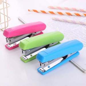 Agrafeuse de bureau professionnelle USA Mairun certifiée BSCI, style basique, manuelle, en plastique, confortable, taille normale, pour papier de bureau, 50 pièces - Product Image 4