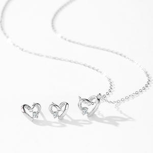 Collar con colgante de corazón de circonita de corte redondo en plata de ley S925 minimalista, versión de cobre personalizable, para uso diario de mujer. - Product Image 4