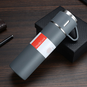Taza Clásica de Acero Inoxidable de 500 ml, Taza Térmica de Doble Pared con Aislamiento al Vacío 304, Portátil, a Prueba de Fugas, Ecológica, con Revestimiento de Goma Antideslizante - Product Image 5