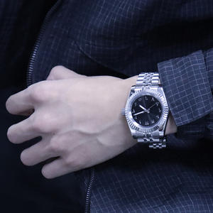 Relojes Mecánicos Impermeables para Hombre GMT, Diseño Deportivo, Logotipo Personalizado, Cierre Oculto con Botón, Correa Ajustable - Product Image 6