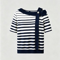Haut en tricot à manches courtes à rayures nautiques pour femmes Tyan, col bateau avec broche en strass, élégant, coupe ajustée