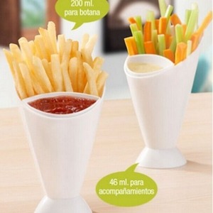 Gobelet à frites en plastique PP portable avec logo personnalisé et récipient à sauce intégré, ustensile pour collations - Product Image 3