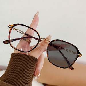 Gafas de Computadora con Lentes Fotocromáticas que Cambian de Color, Anti Luz Azul, Montura Cuadrada de Aleación, Moda 2025 para Mujer - Product Image 1