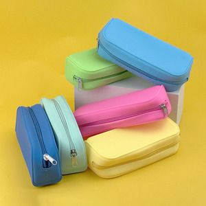 Astuccio in Silicone Ecologico Resistente all'Acqua di Grande Capacità con Chiusura a Cerniera e Manico Morbido per Bambini, Scuola e Viaggi - Product Image 6