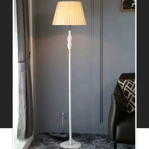 Lámpara de Pie Moderna de Latón con Pantalla Blanca Tipo Tambor, LED, Base E26, Luz Blanca Cálida 3500K, Regulable, CRI 90, Iluminación Residencial - Product Image 3