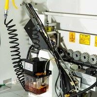 Machine à chants de bord, fournisseur chinois pour panneaux MDF, contreplaqué et PVC