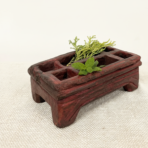 Boîte à épices compacte en bois avec compartiments individuels pour le sel, le poivre, l'origan, le thym et autres condiments - Product Image 1