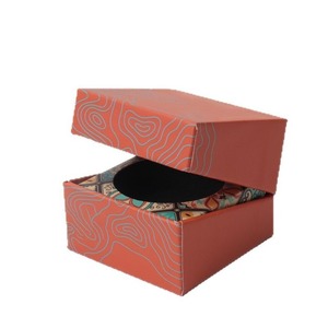 กล่องบรรจุภัณฑ์ของขวัญแม่เหล็กแบบหรูหรา ทำจากกระดาษแข็ง สามารถปรับแต่งได้ตามความต้องการ - Product Image 4