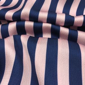 PS 1184 Compre en línea <span class=keywords><strong>Tela</strong></span> de poliéster impresa digital personalizada de satén crepé, importación de China - Product Image 5