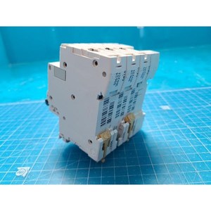 Contact auxiliaire de déclenchement de shunt Merlin Gerin MX+OF/C60N 30A C 26974+17467, utilisé comme pièce détachée pour équipement semi-conducteur Legacy - Product Image 5