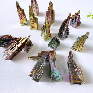 Cristales de bismuto minerales en forma de pirámide natural arcoíris en bruto al por mayor - Product Image 2
