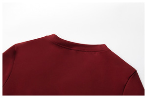 Nouvelle Collection : Vêtements de Sport Confortables Effet Seconde Peau, Respirants et Légers en Tissu Recyclé, Coupe Ajustée Manches Courtes pour Femme - Product Image 6